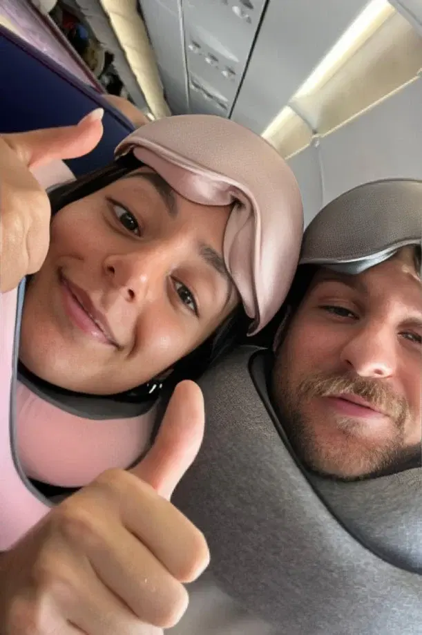 Happy FlyHugz® travelers